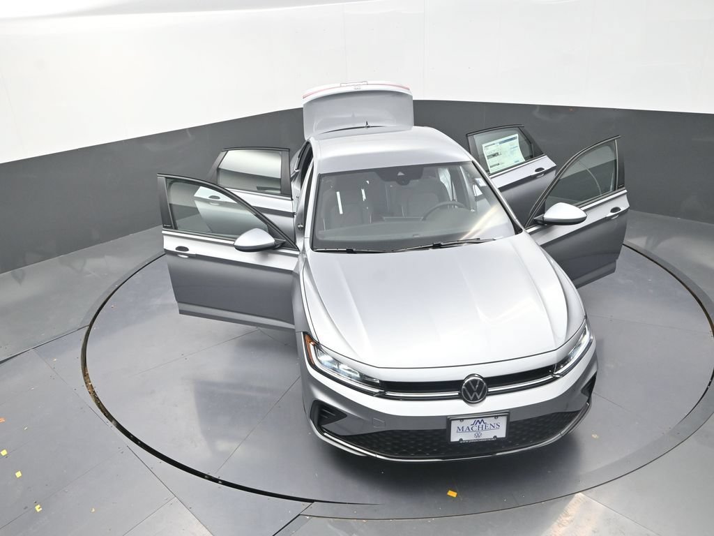 Used 2026  Volkswagen 1.5T Sport image 32