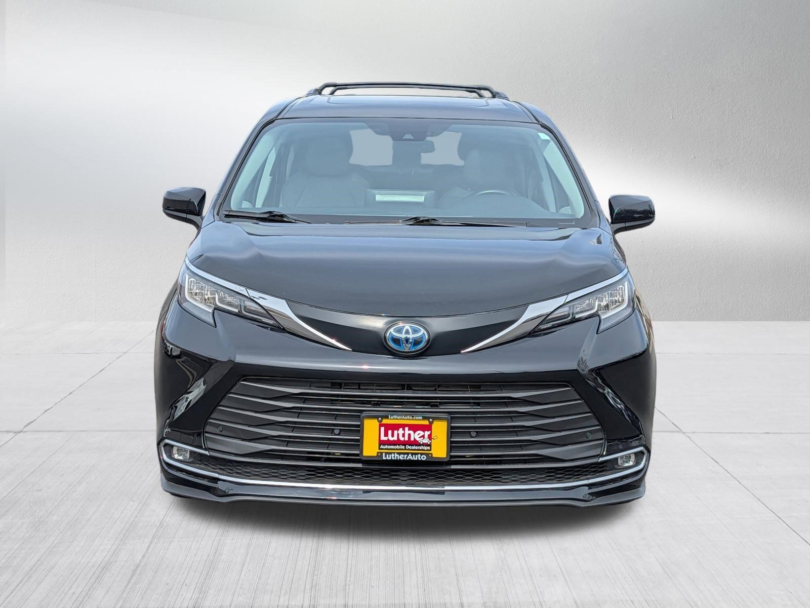 Used 2023 Toyota Sienna XLE with VIN 5TDYRKEC7PS139735 for sale in Minneapolis, Minnesota