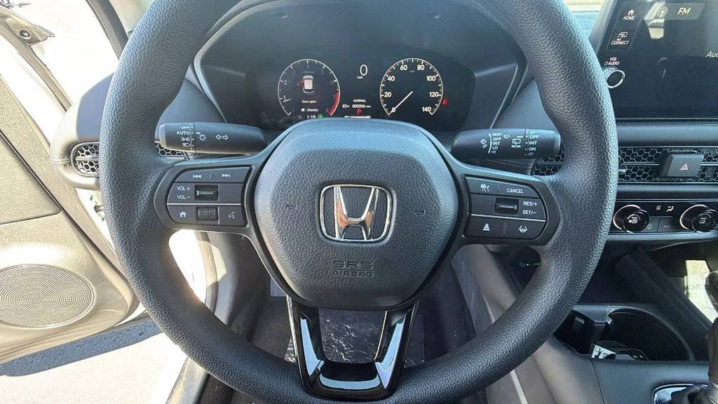New 2027 Platinum White Pearl Honda LX image 18