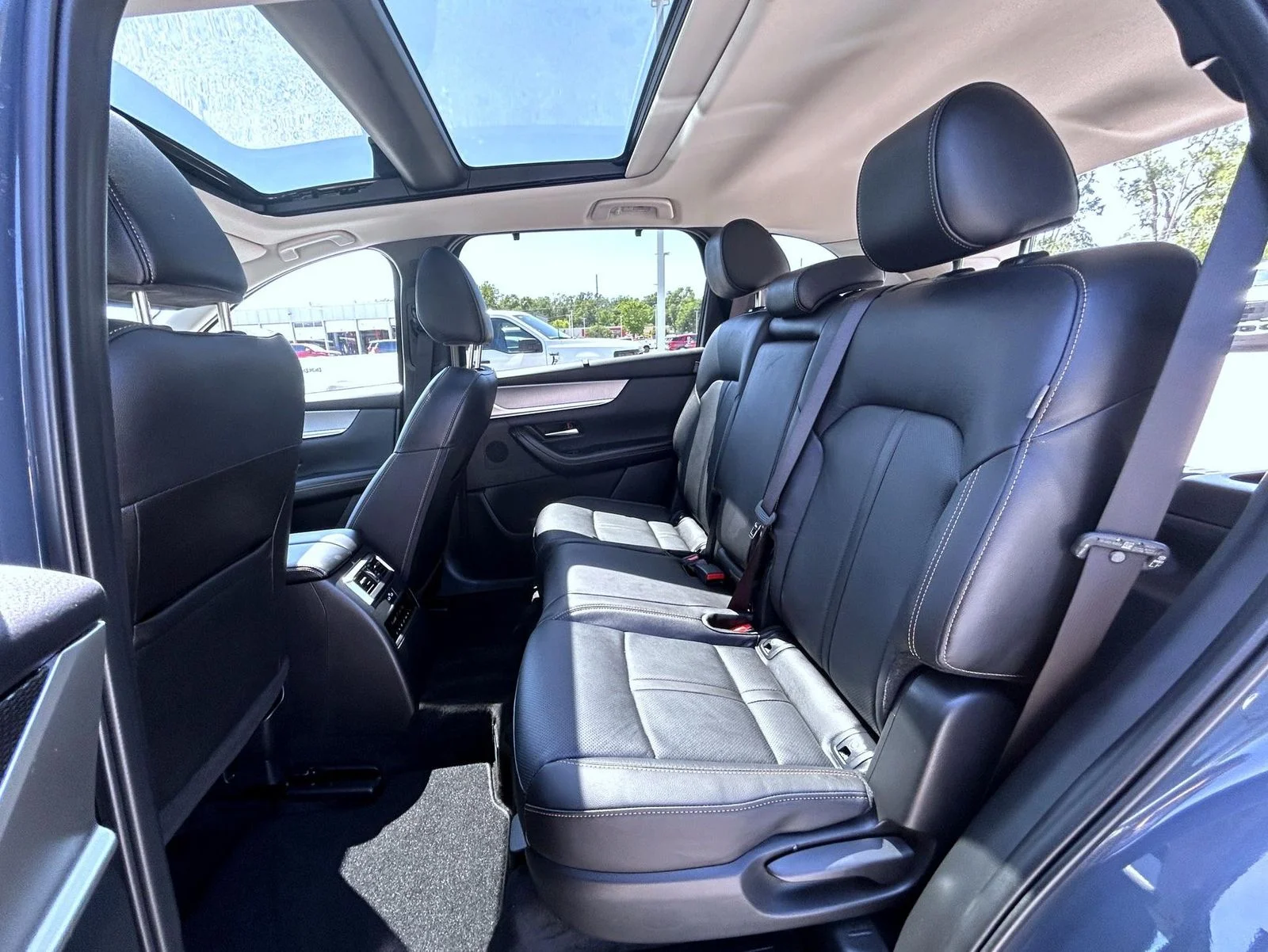 Used 2025 Gray Mazda Premium image 19