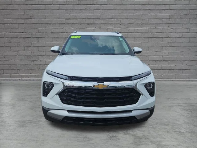 Used 2024 Summit White Chevrolet LT image 9