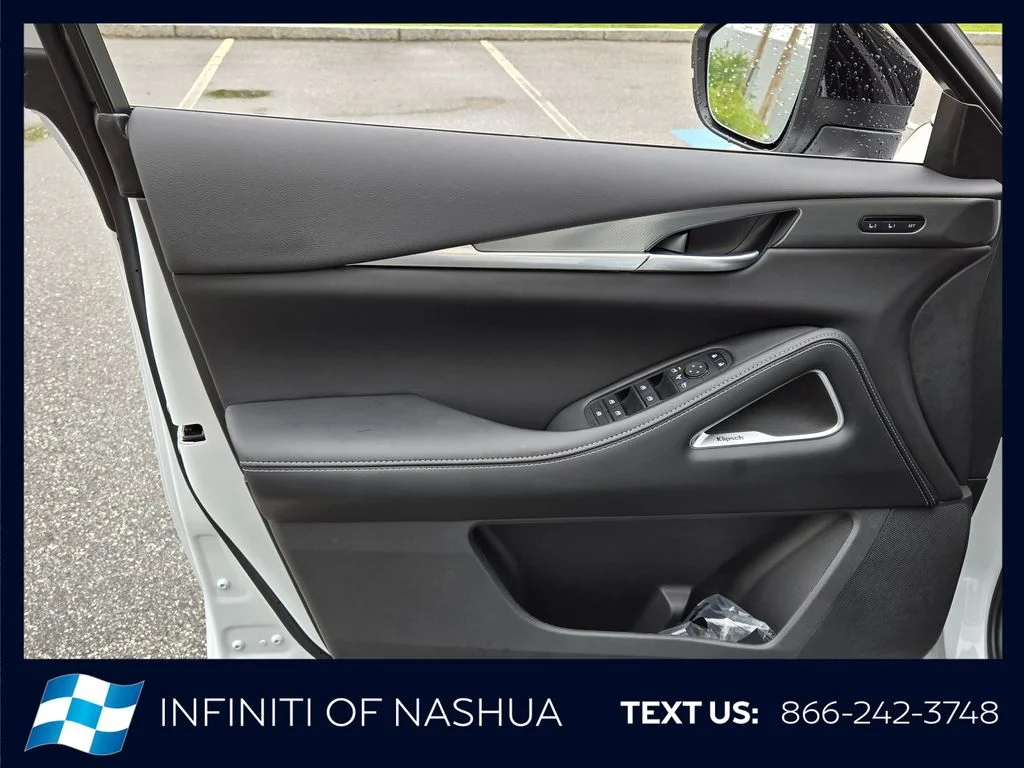 New 2027 2T RAD WHT INFINITI Sport AWD image 8