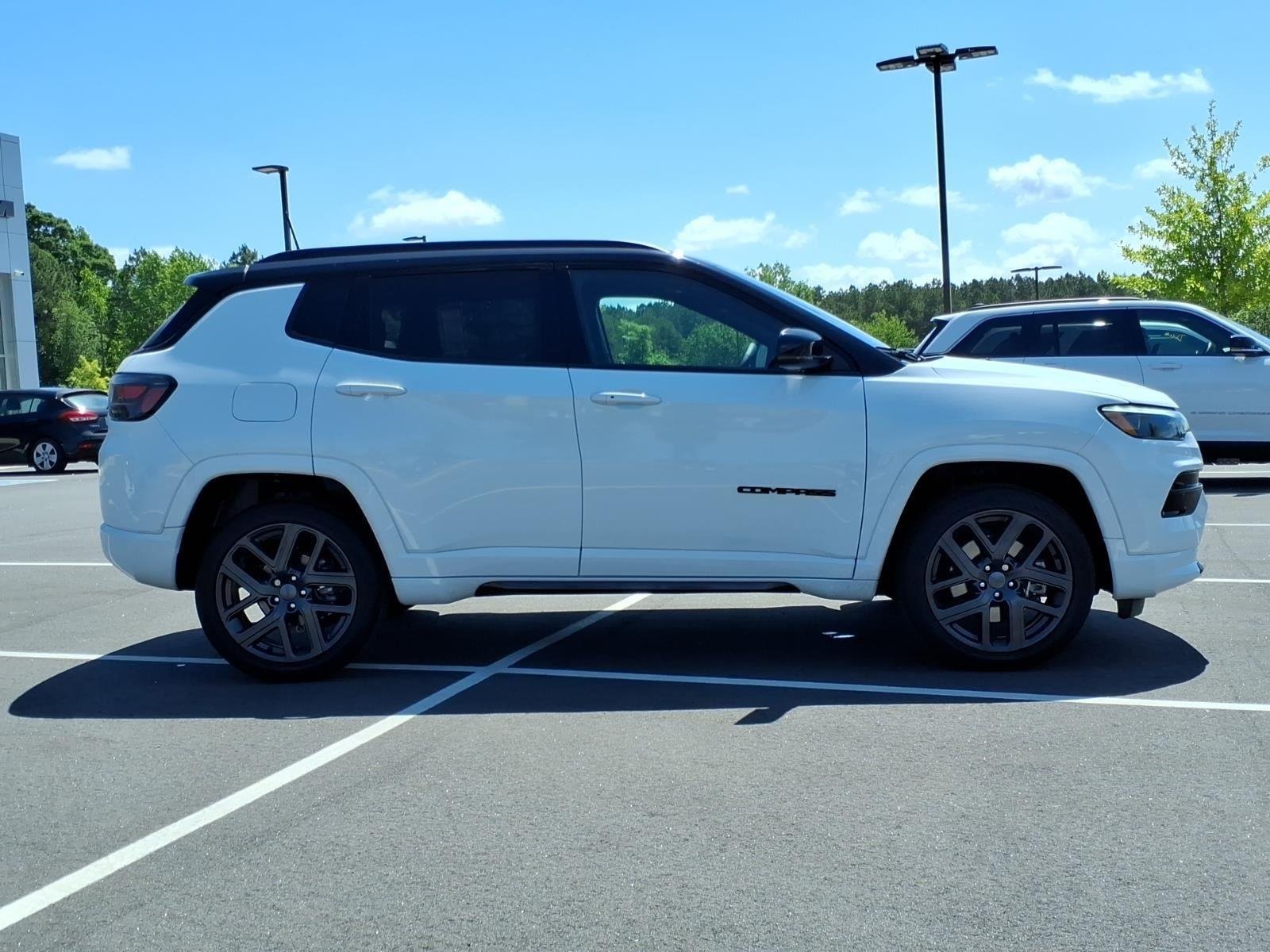 Used 2024 Bright White Clearcoat Jeep Limited image 10