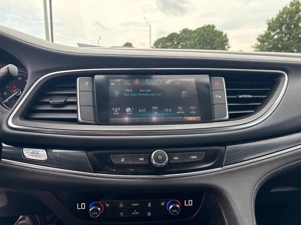 Used 2019 Silver Buick Essence image 18