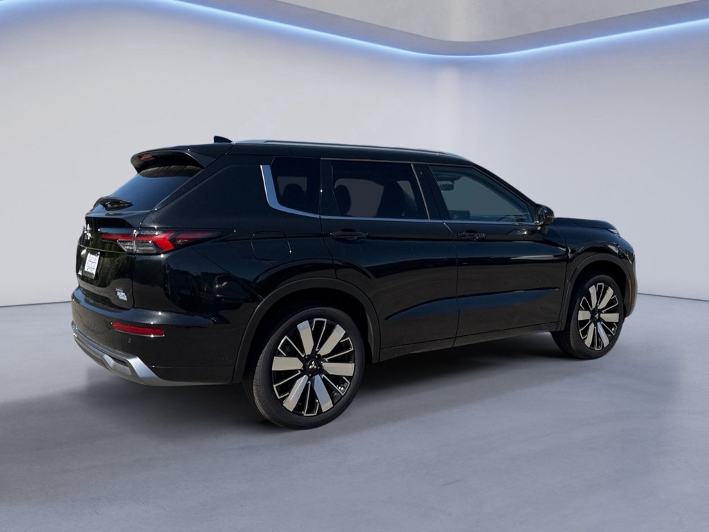 New 2026 Black Diamond Mitsubishi SE image 3