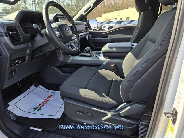 New 2026 Oxford White Ford XLT image 7