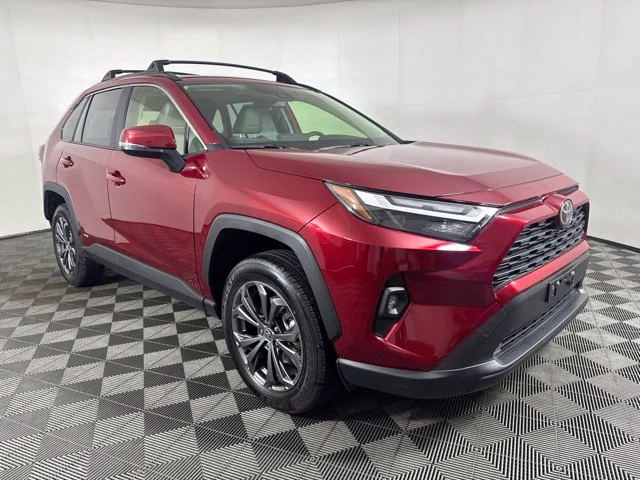 Certified Used 2025 Pearl Toyota XLE Premium image 1