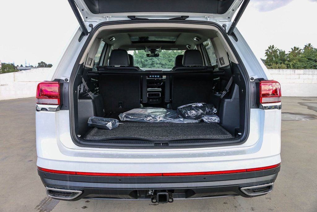 New 2026 White Volkswagen 2.0T SE w/Technology image 20