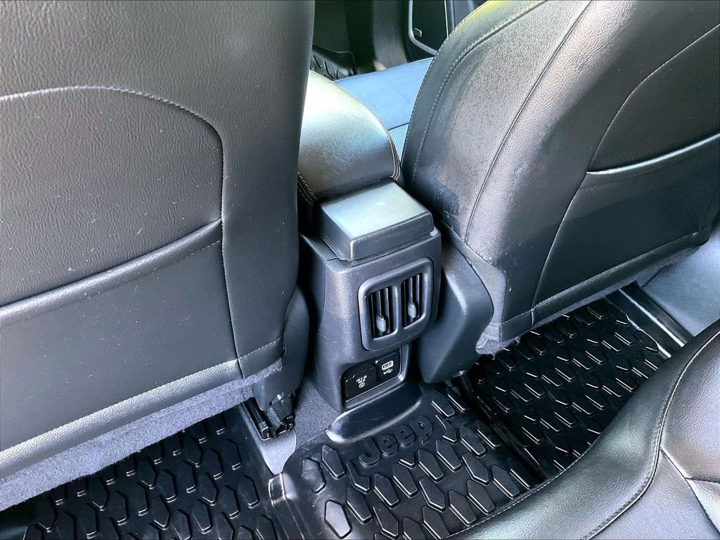Used 2021 Gray Jeep Limited image 29