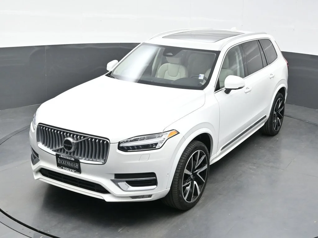 Certified Used 2024 Crystal White Volvo Plus image 32