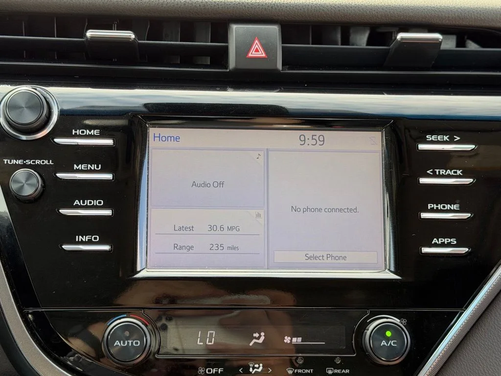 Used 2018 Gray Toyota SE image 13