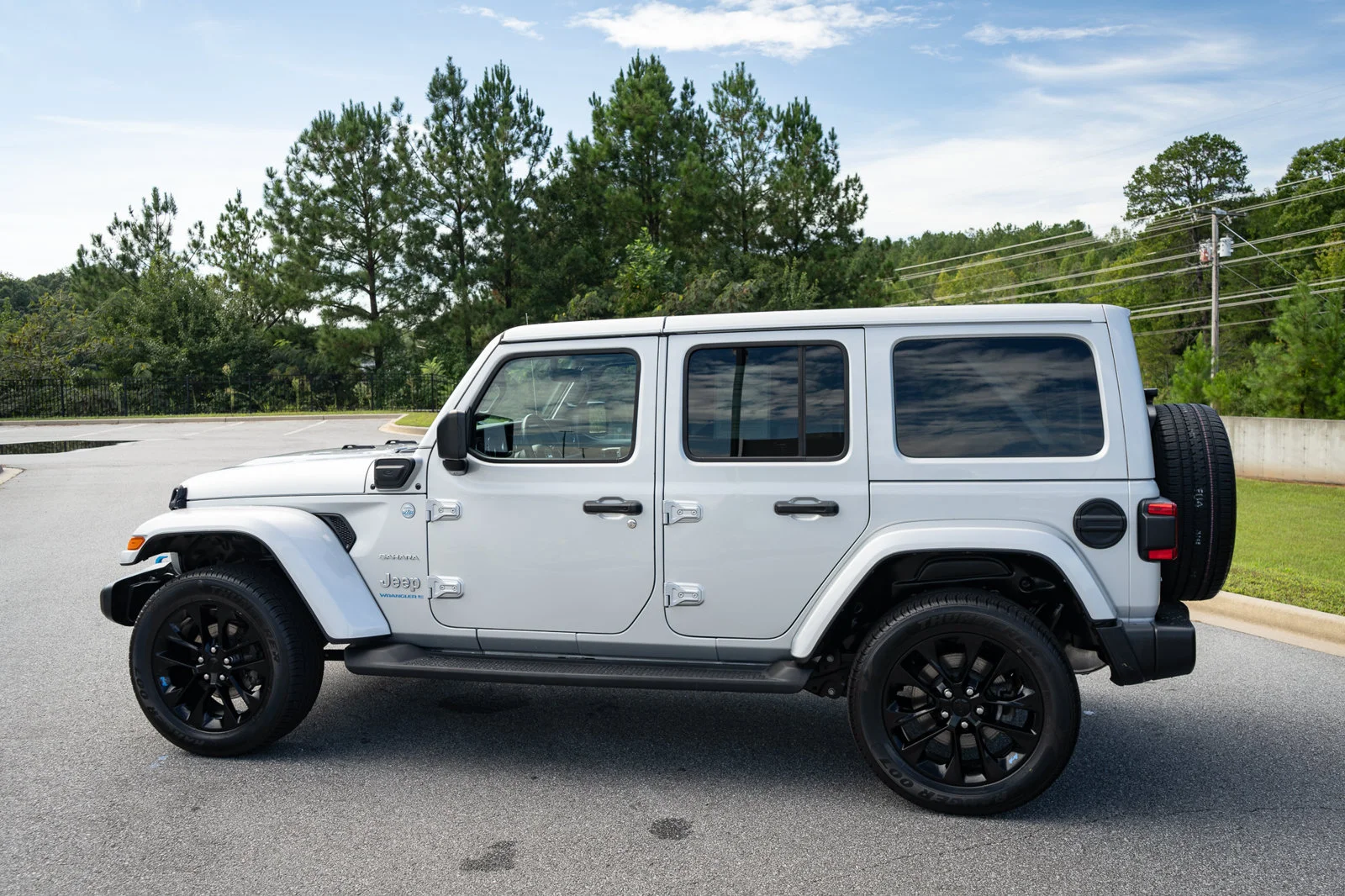 Used 2023 Silver Jeep Sahara 4xe image 7