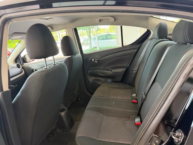 Used 2019 Black Nissan 1.6 SV image 9