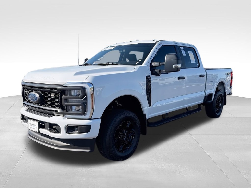 Used 2024 White Ford XL image 4