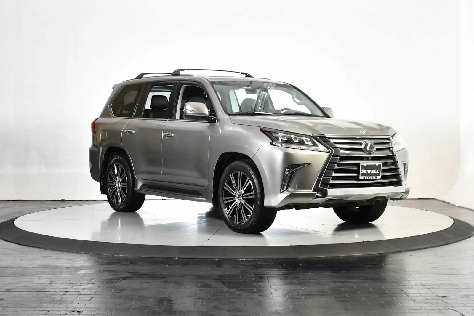 Used 2018 Atomic Silver Lexus  image 9