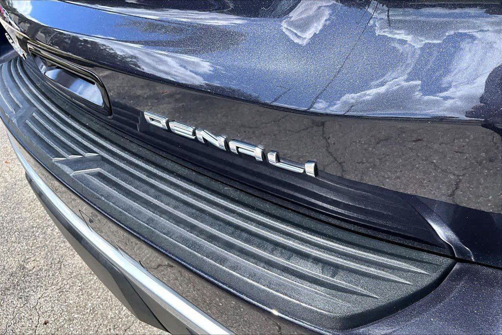 Used 2023 Silver GMC Denali image 10