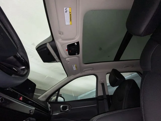 Used 2026 White Kia EX image 22