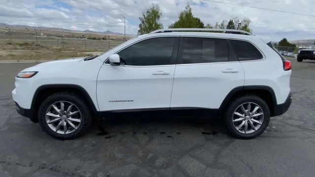 Used 2018 Bright White Clearcoat Jeep Limited image 5
