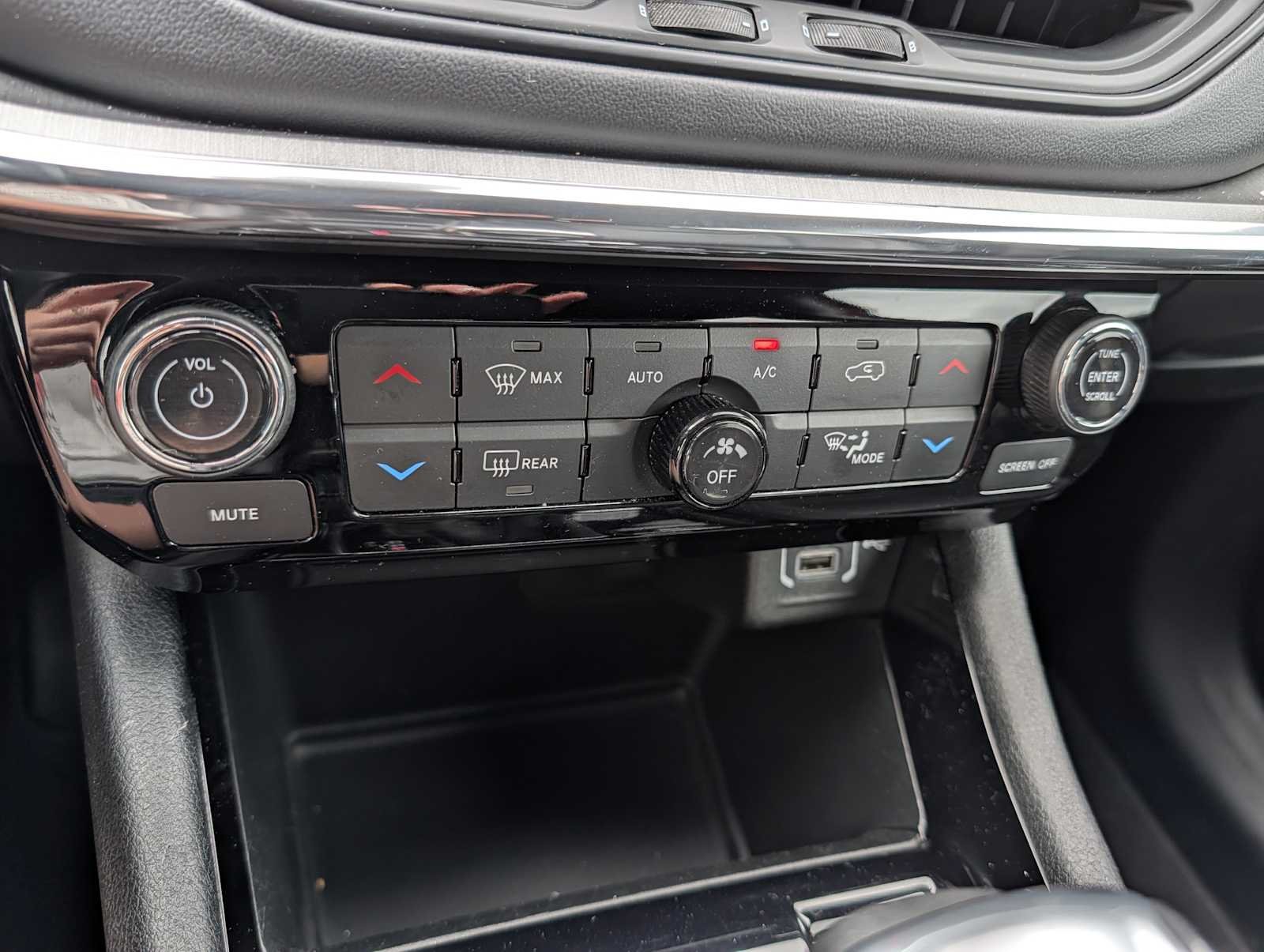 Used 2022 Redline Pearlcoat Jeep (RED) Edition image 23