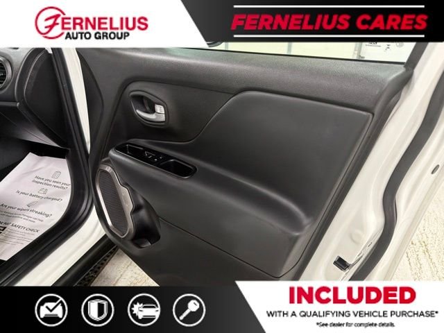 Used 2023 White Jeep Latitude image 16