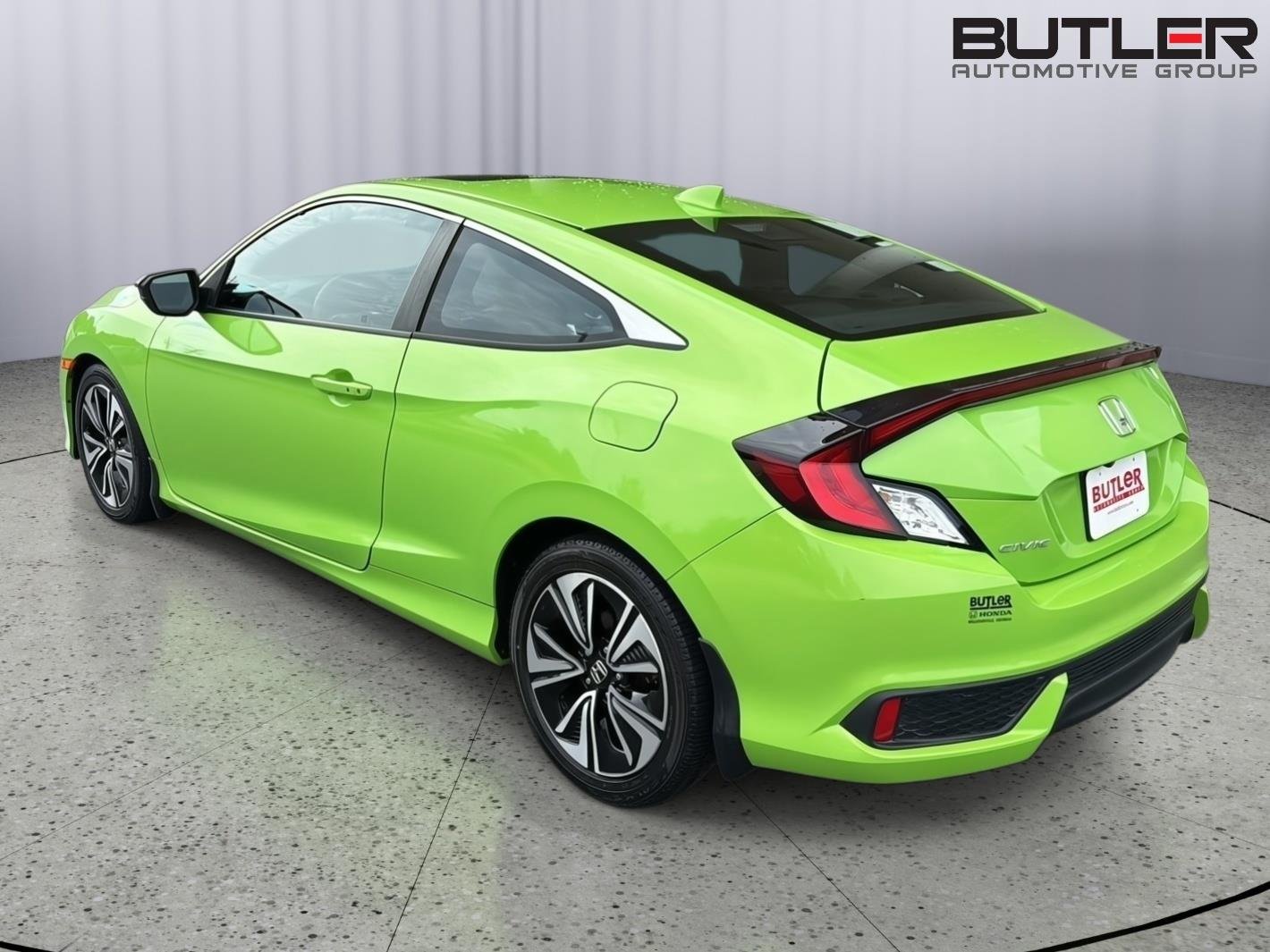 Used 2017  Honda EX-T image 4