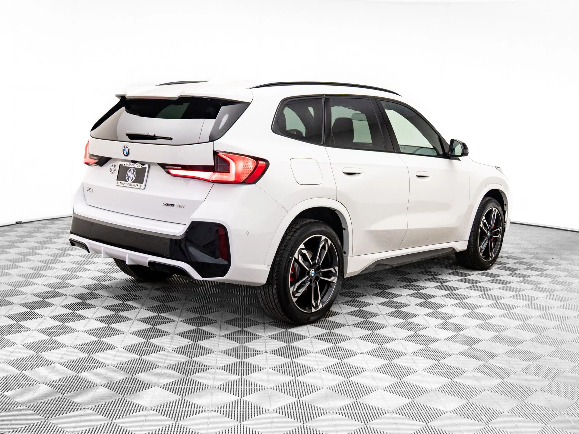 New 2026 White BMW xDrive28i image 6