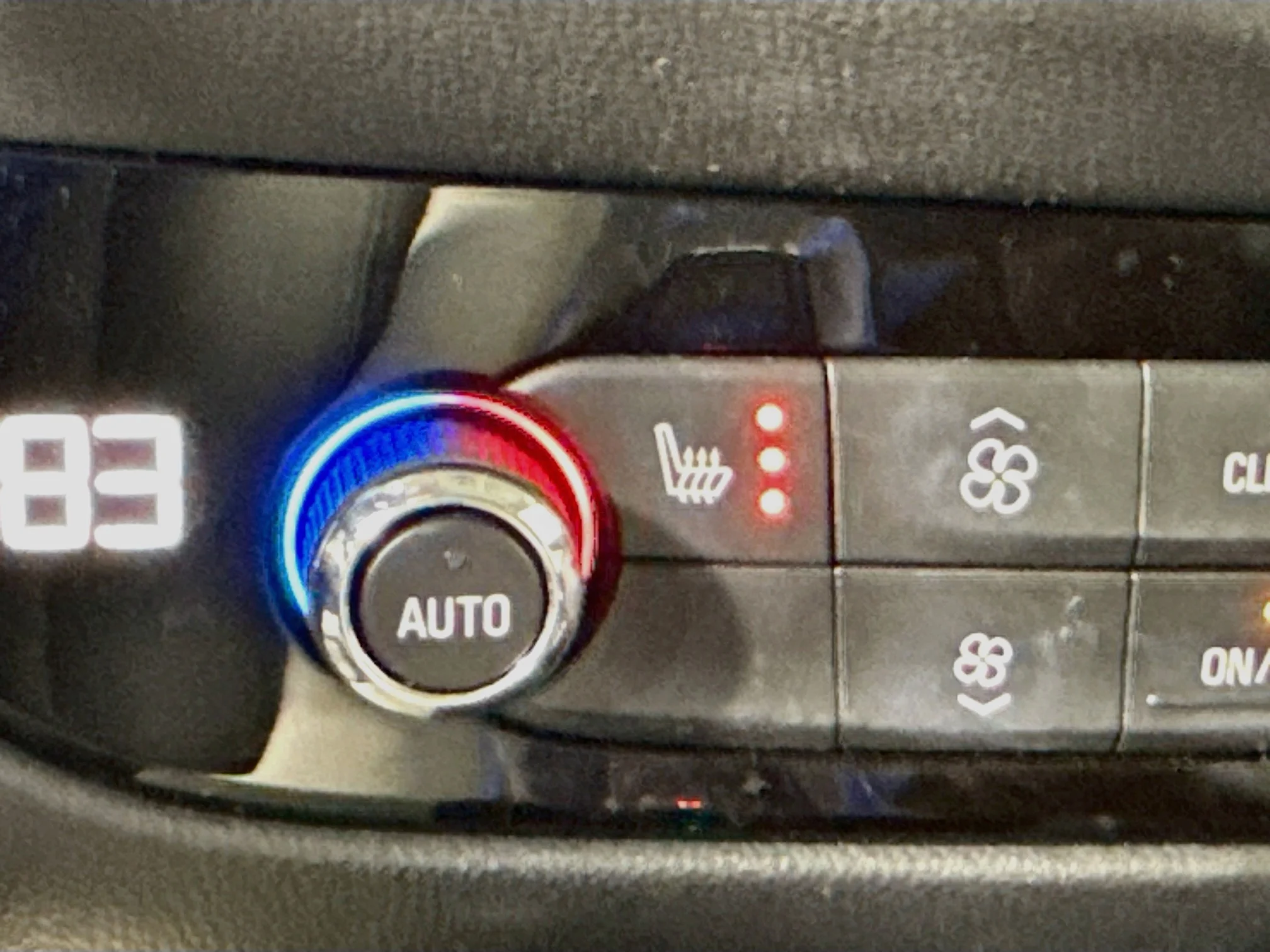 Used 2023 White Frost Tricoat Buick Essence image 21