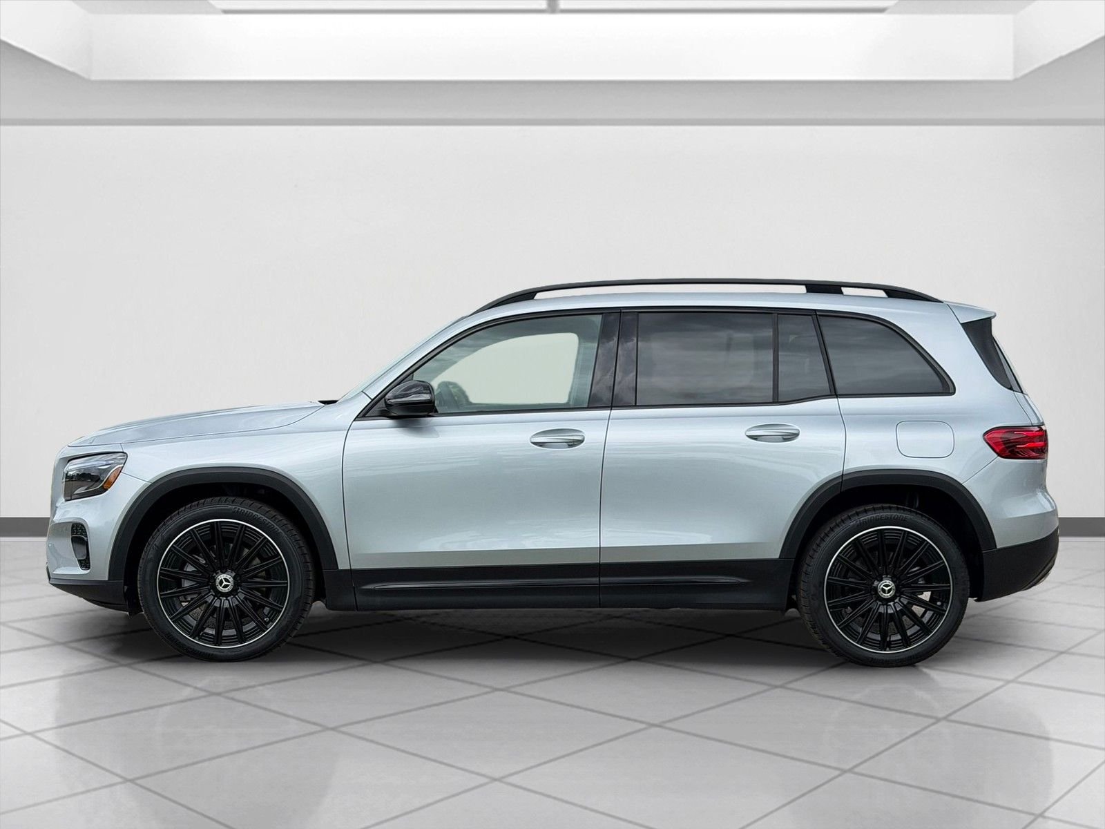 New 2026 Cirrus Silver Metallic Mercedes-Benz GLB 250 image 5