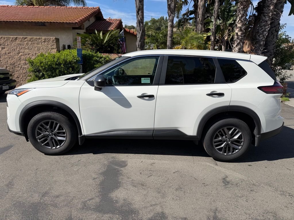 Used 2025 White Nissan S image 7