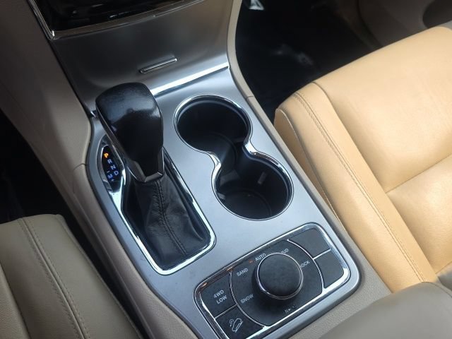 Used 2020 Slate Blue Pearlcoat Jeep Limited image 24