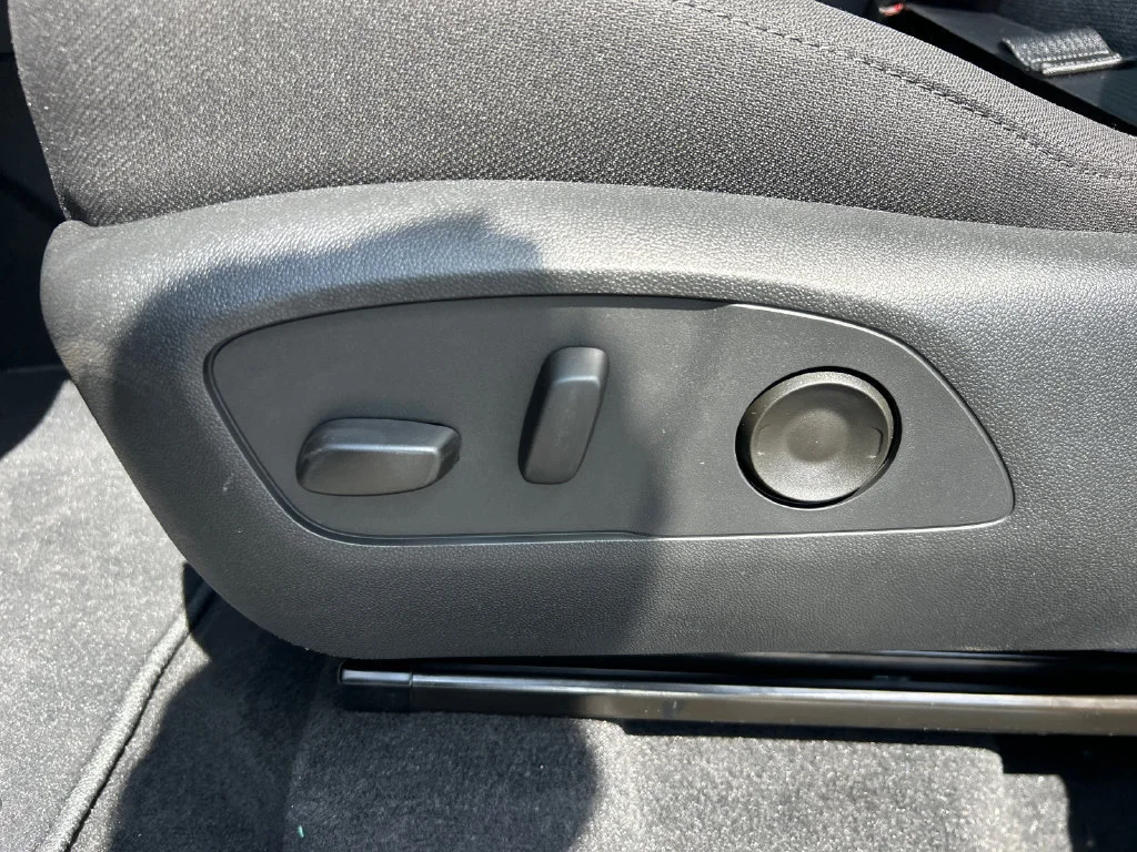 2026 GMC Acadia Elevation - Photo 17