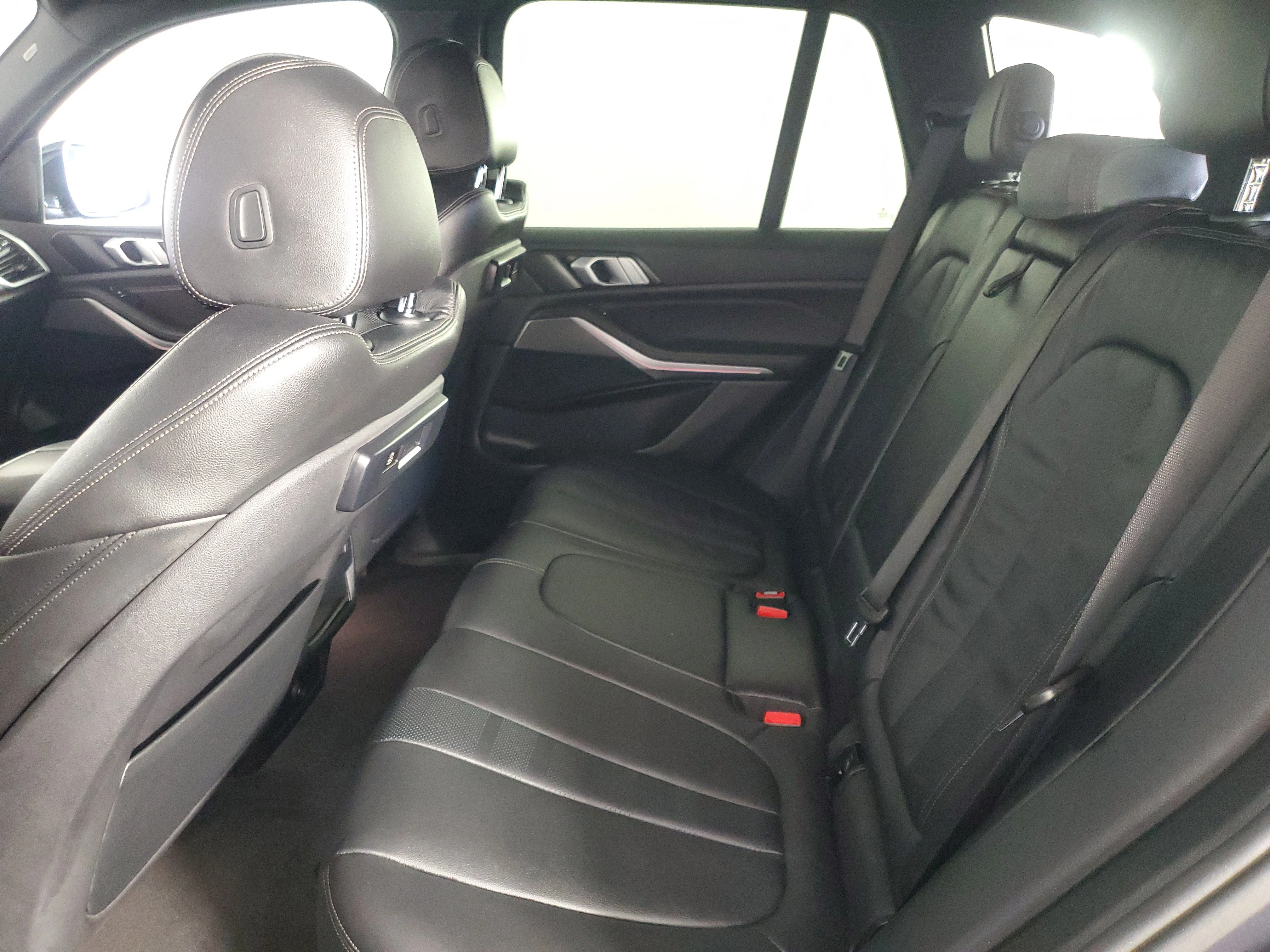Used 2019 Arctic Gray Metallic BMW xDrive40i image 13