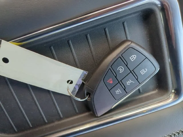 Used 2023 Onyx Black GMC Denali image 33