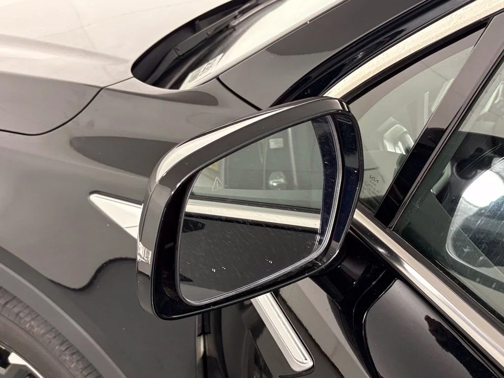 Used 2024 Black Kia S image 13