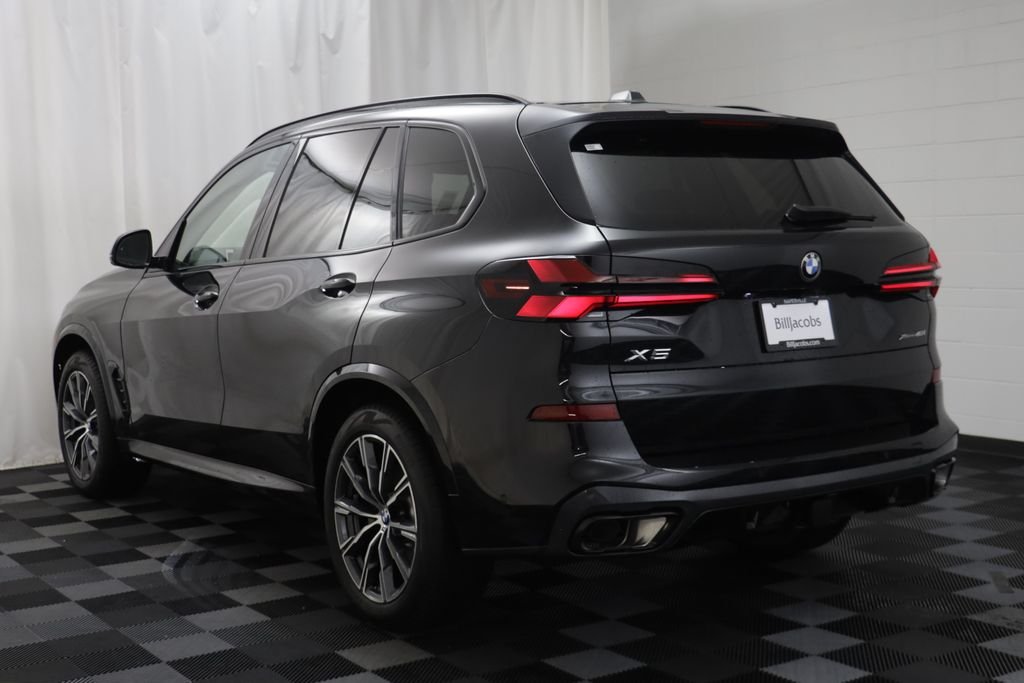 New 2026 Black Sapphire Metallic BMW xDrive40i image 17