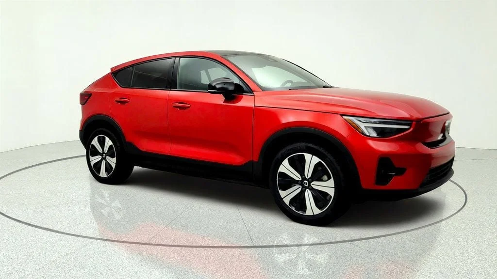Used 2023 Fusion Red Metallic Volvo Twin eAWD Plus image 3
