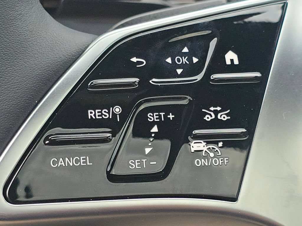 New 2027 Polar White Mercedes-Benz GLC 300 image 73