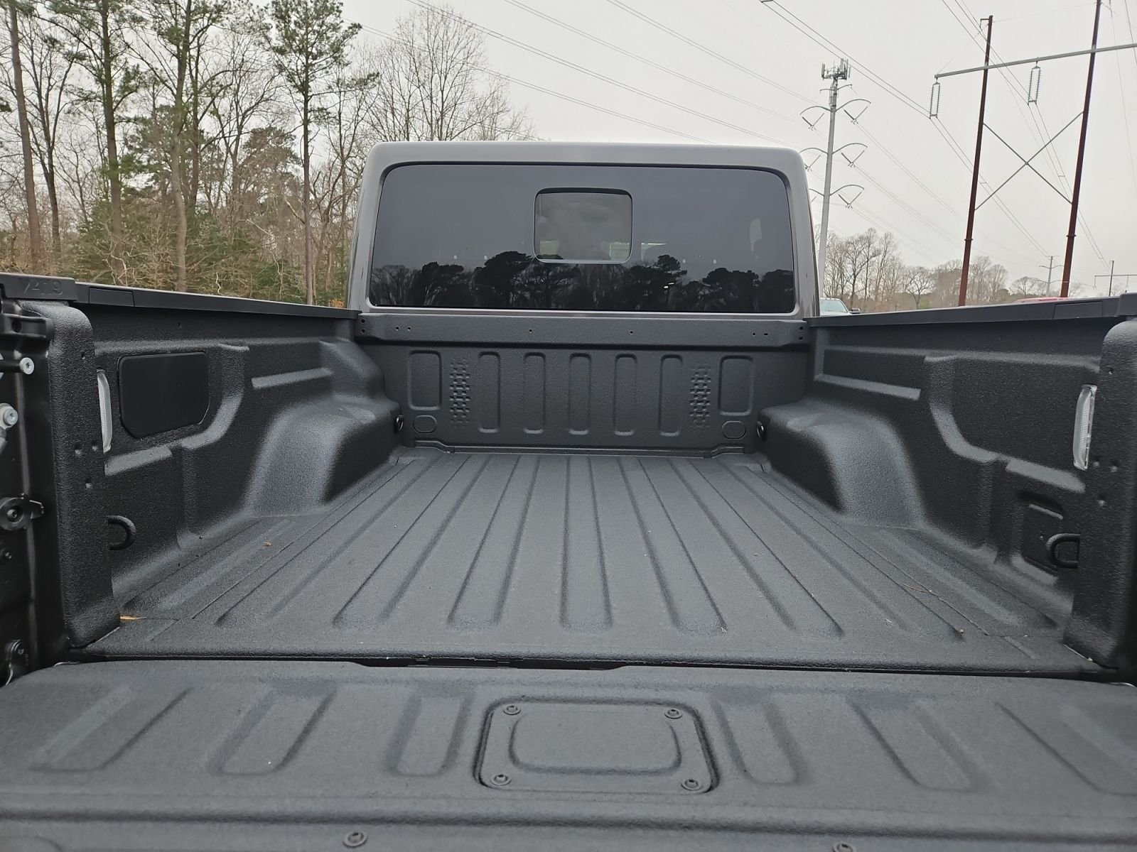 New 2026 Granite Crystal Metallic Clear-Coat Exterior Paint Jeep Rubicon image 19