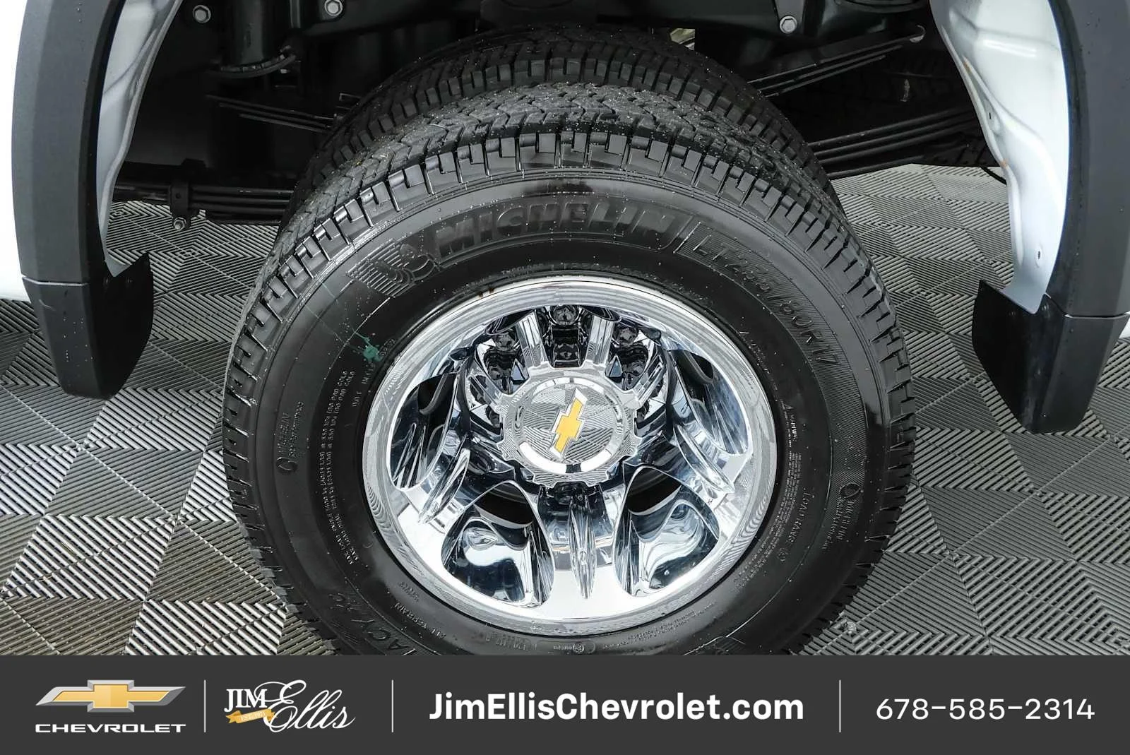 New 2026 Summit White Chevrolet LT DRW image 34