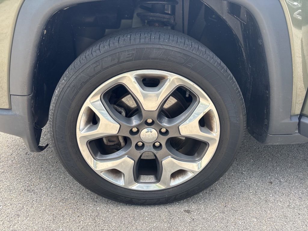 Used 2017 Green Jeep Limited image 13