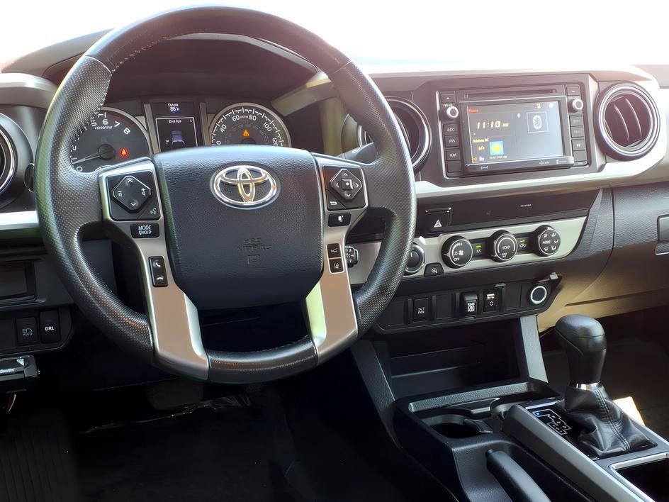 Used 2019 Super White Toyota SR5 image 12