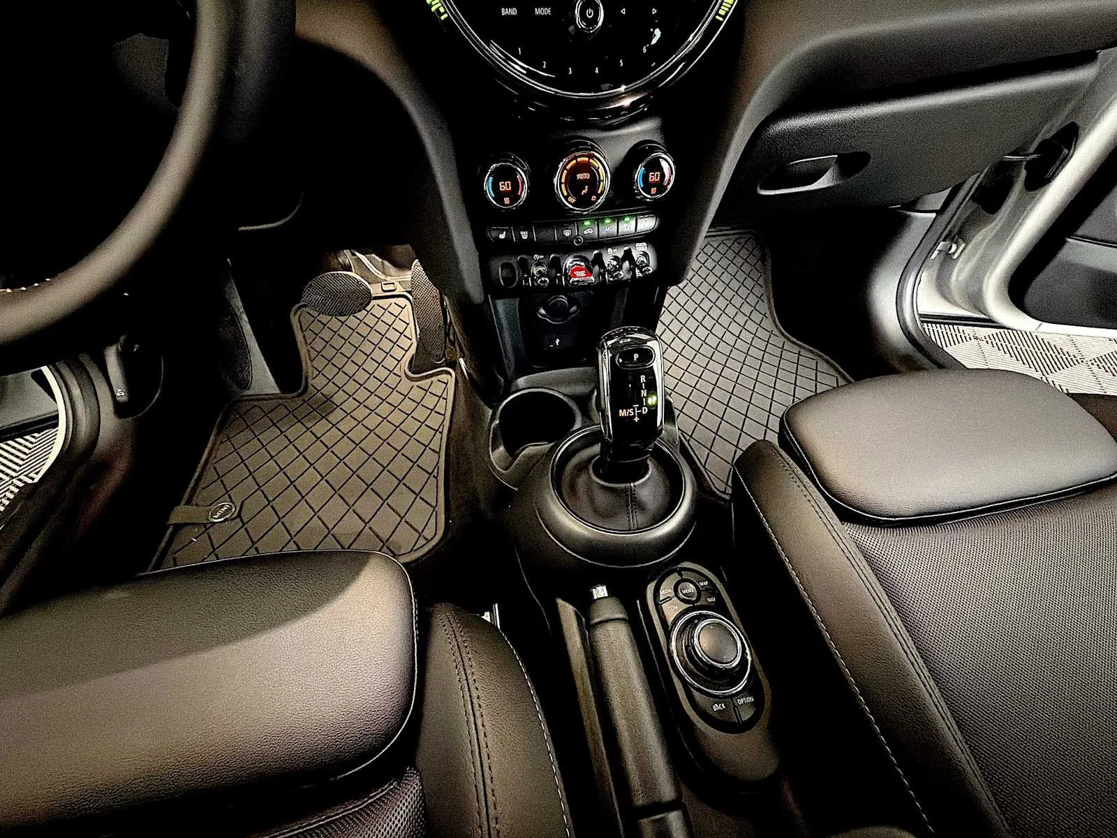 Used 2023 White Silver Metallic MINI Cooper S image 18