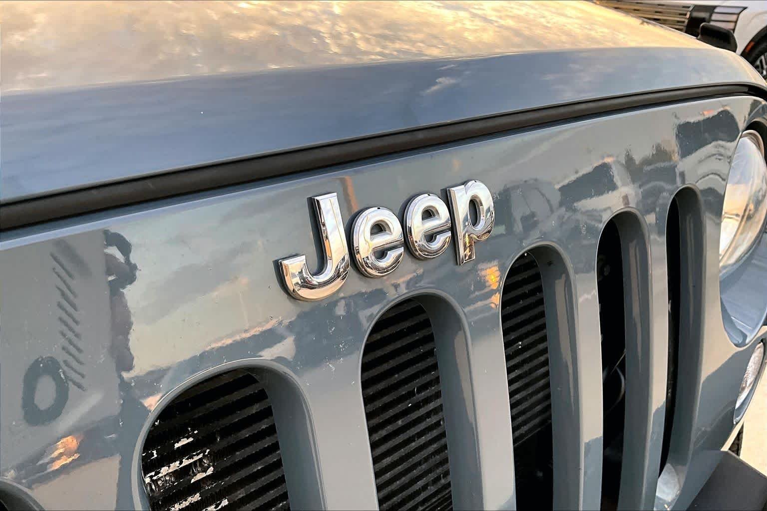 Used 2015 Anvil Clearcoat Jeep Sport image 10