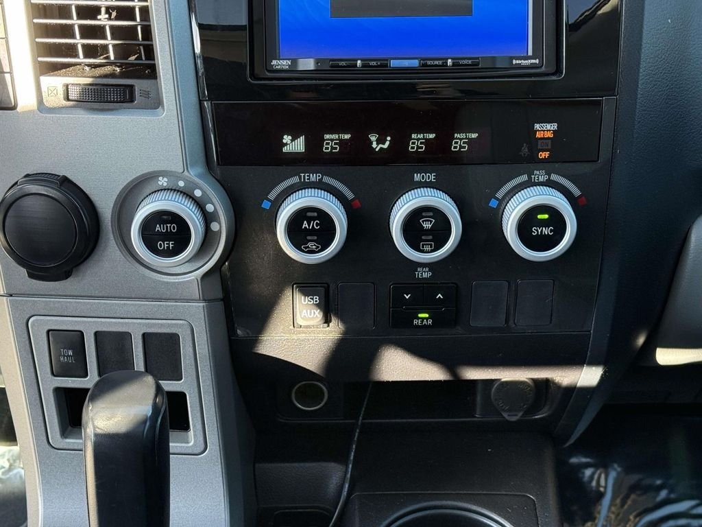 2014 Toyota Sequoia SR5 - Photo 22