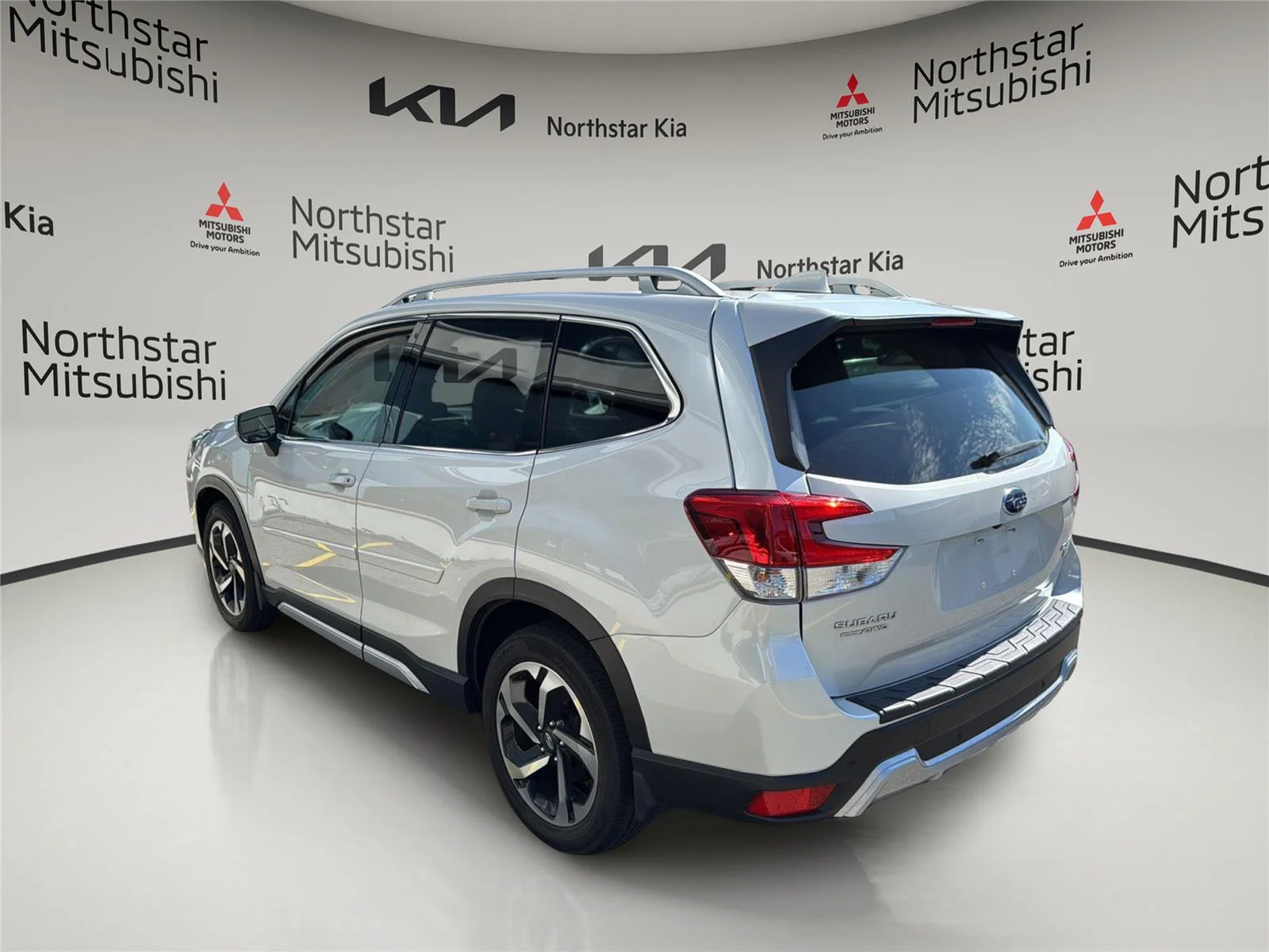 Used 2022 Crystal White Pearl Subaru Touring image 3