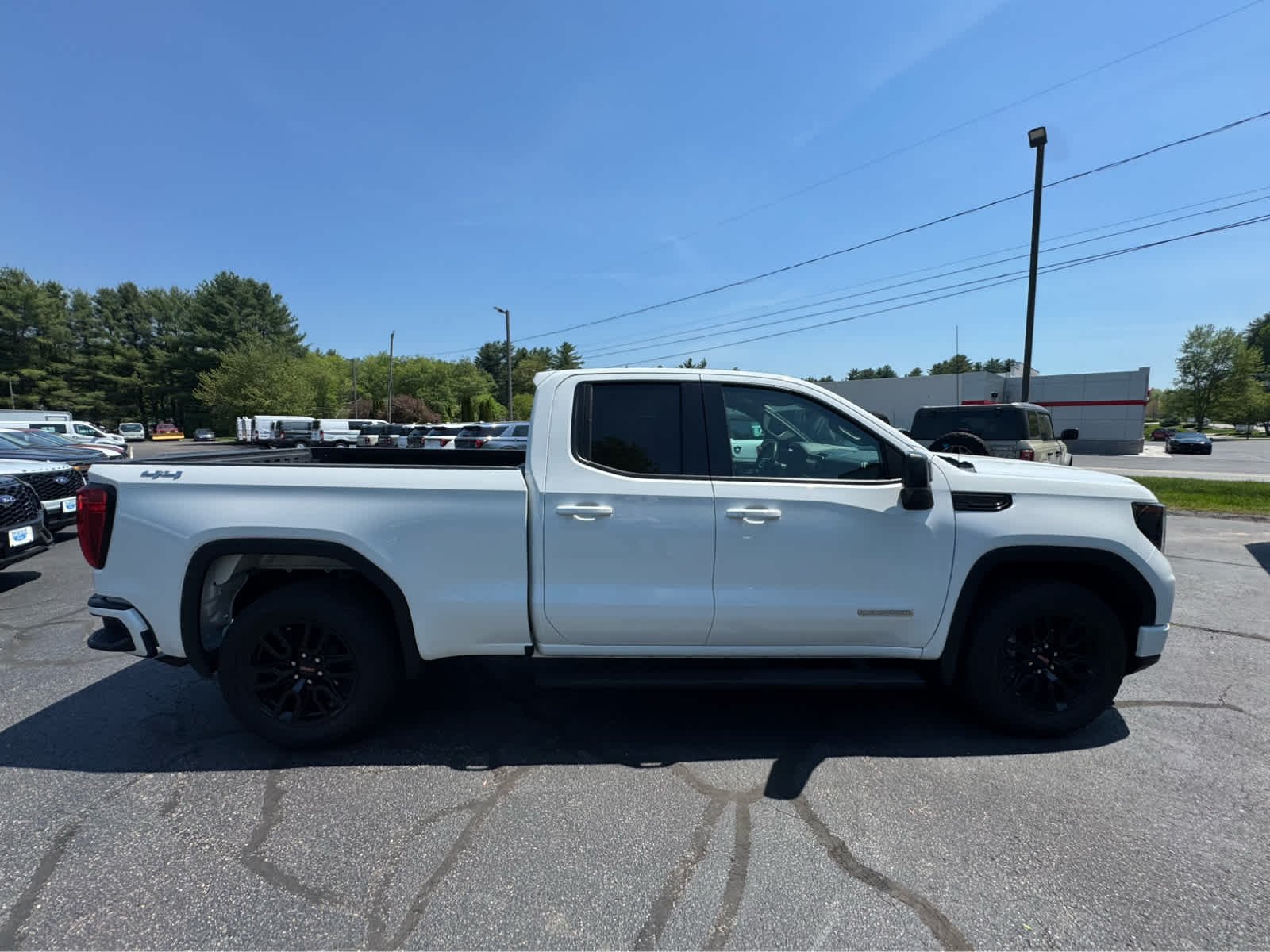 Used 2024 Summit White GMC Elevation image 7