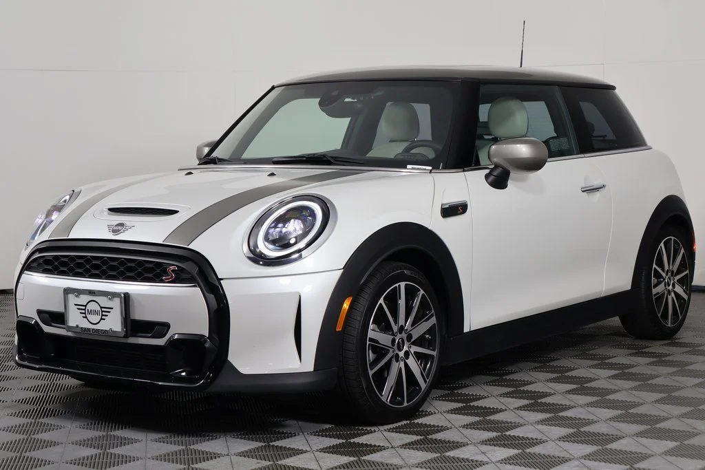 2024 MINI Hardtop Cooper S's photo