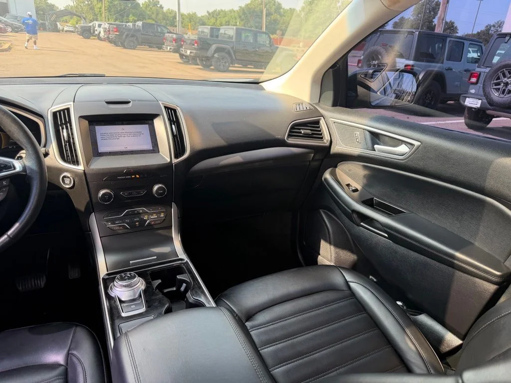Used 2019 Black Ford SEL image 14