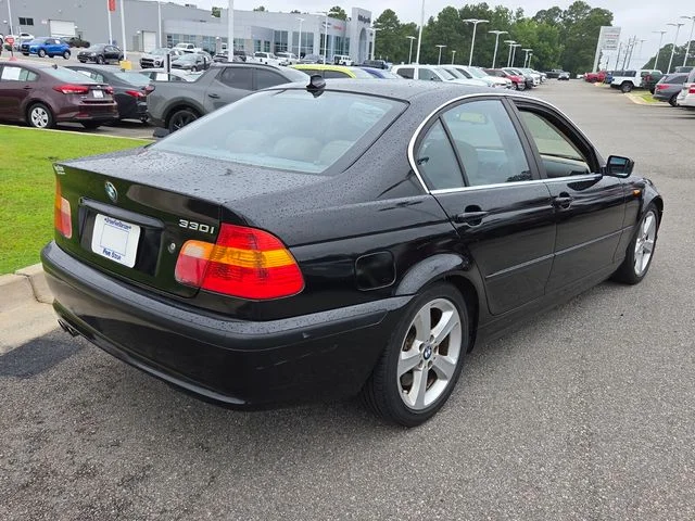 Used 2005  BMW 330i image 12