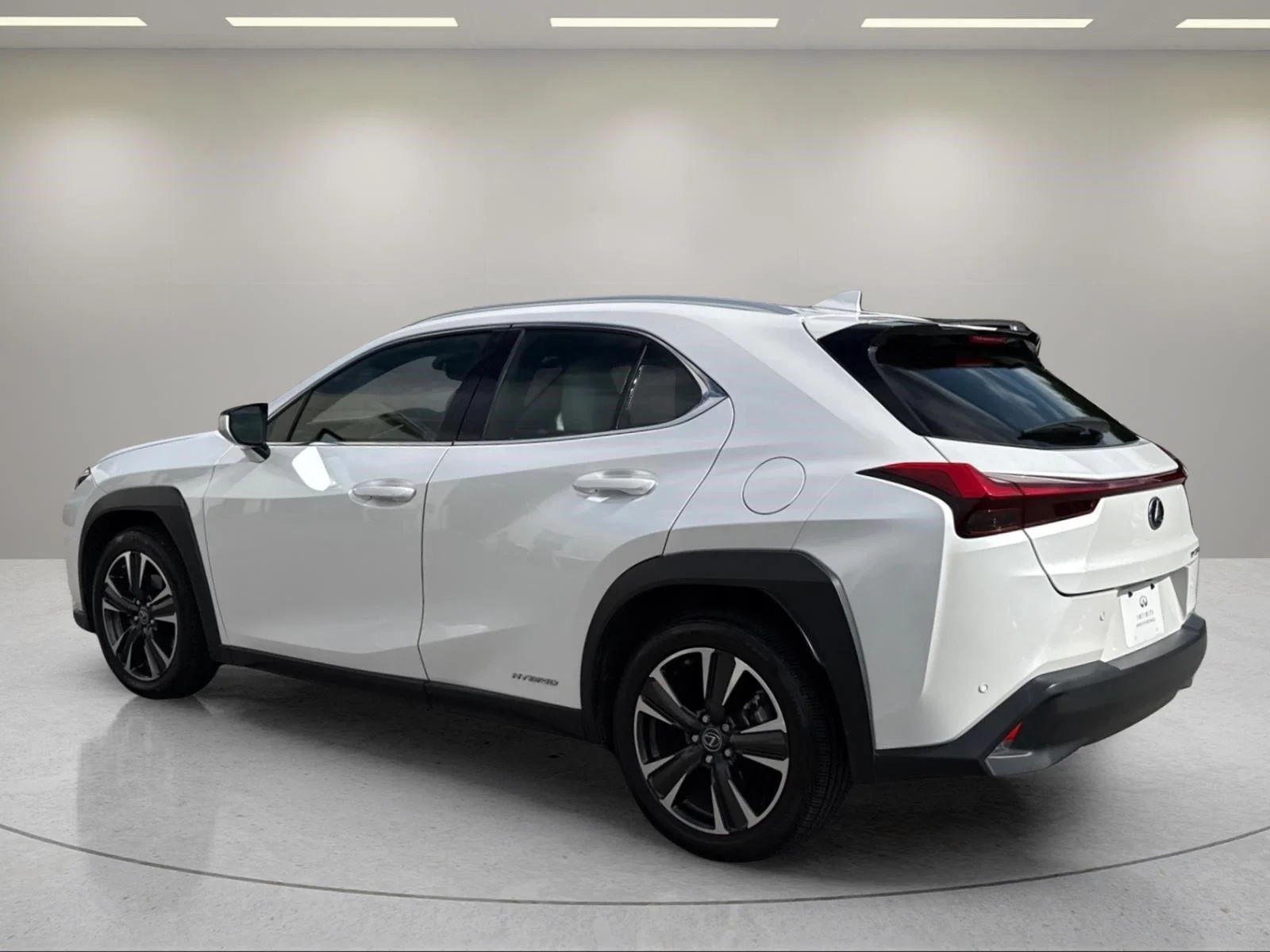 Used 2020 Eminent White Pearl Lexus UX 250h image 3